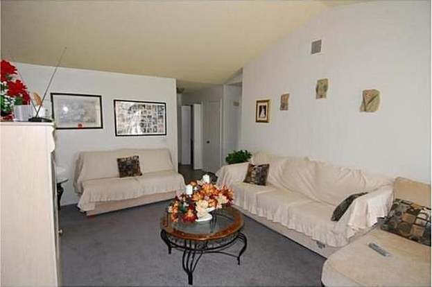 Building Photo - 14901 Silvertree Rd