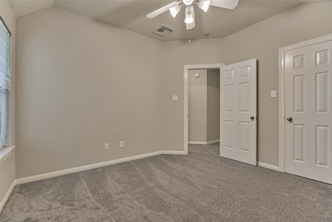 Building Photo - 7 Raindance Ct