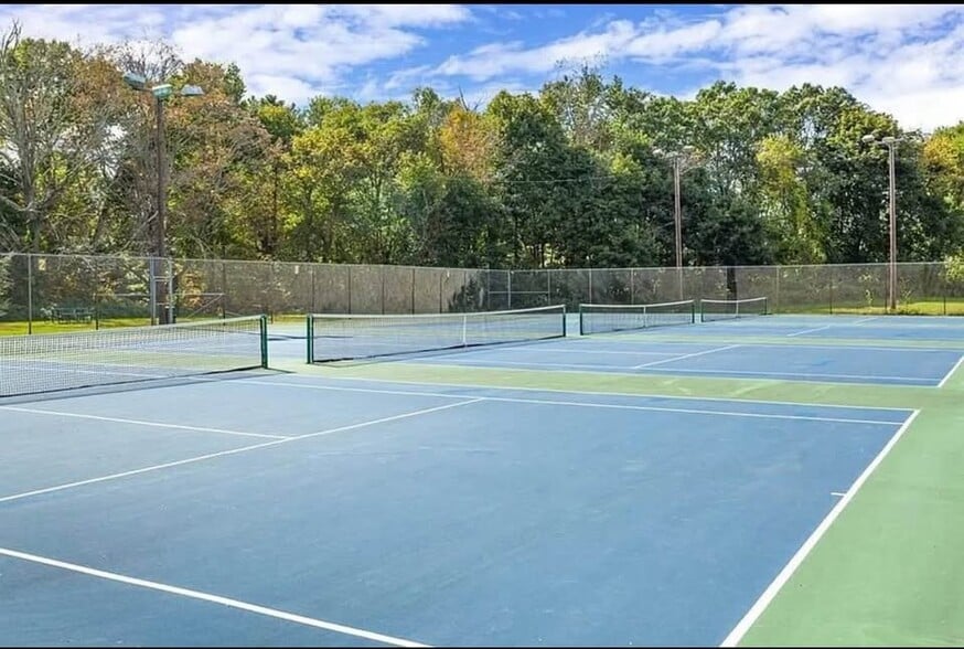 Building Photo - 89 Pleasant St