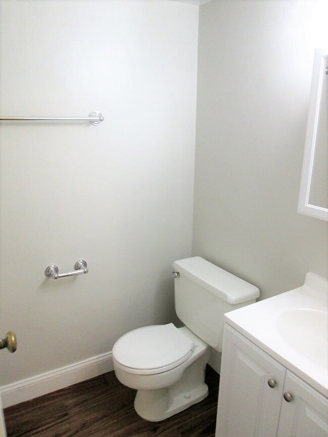 Building Photo - Bright and Spacious Condo in Fantastic Fog...