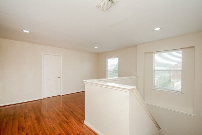 Building Photo - 8402 Brickhaven Ln