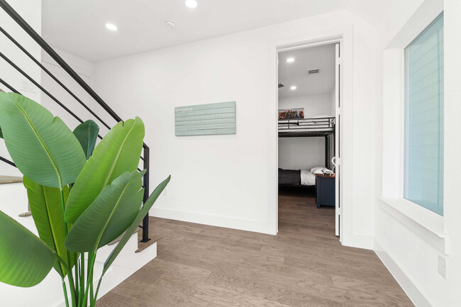 Building Photo - 2107 McGowen St