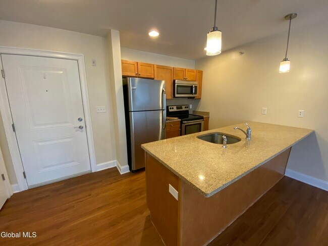 Building Photo - 60 Weibel Ave