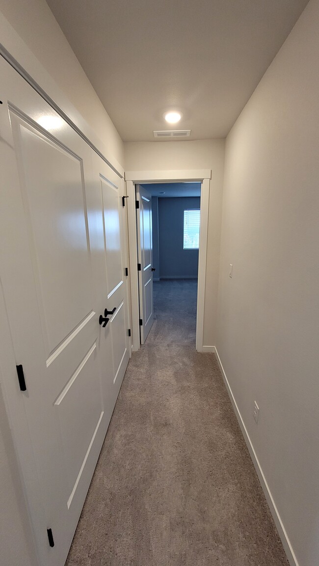 Building Photo - 7065 NW Bountiful Terrace