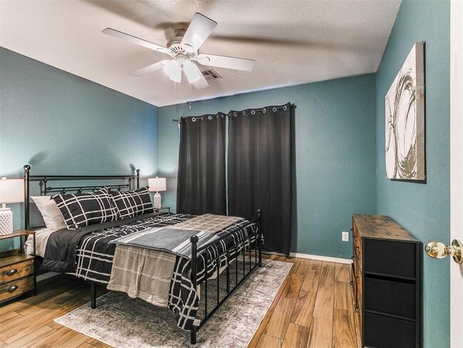 Building Photo - 414 English Elm Ln