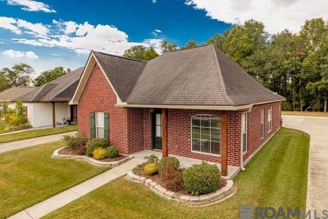 Building Photo - 10125 Springbrook Ave