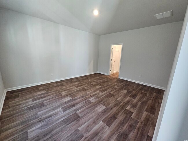 Building Photo - 800 Wapama St