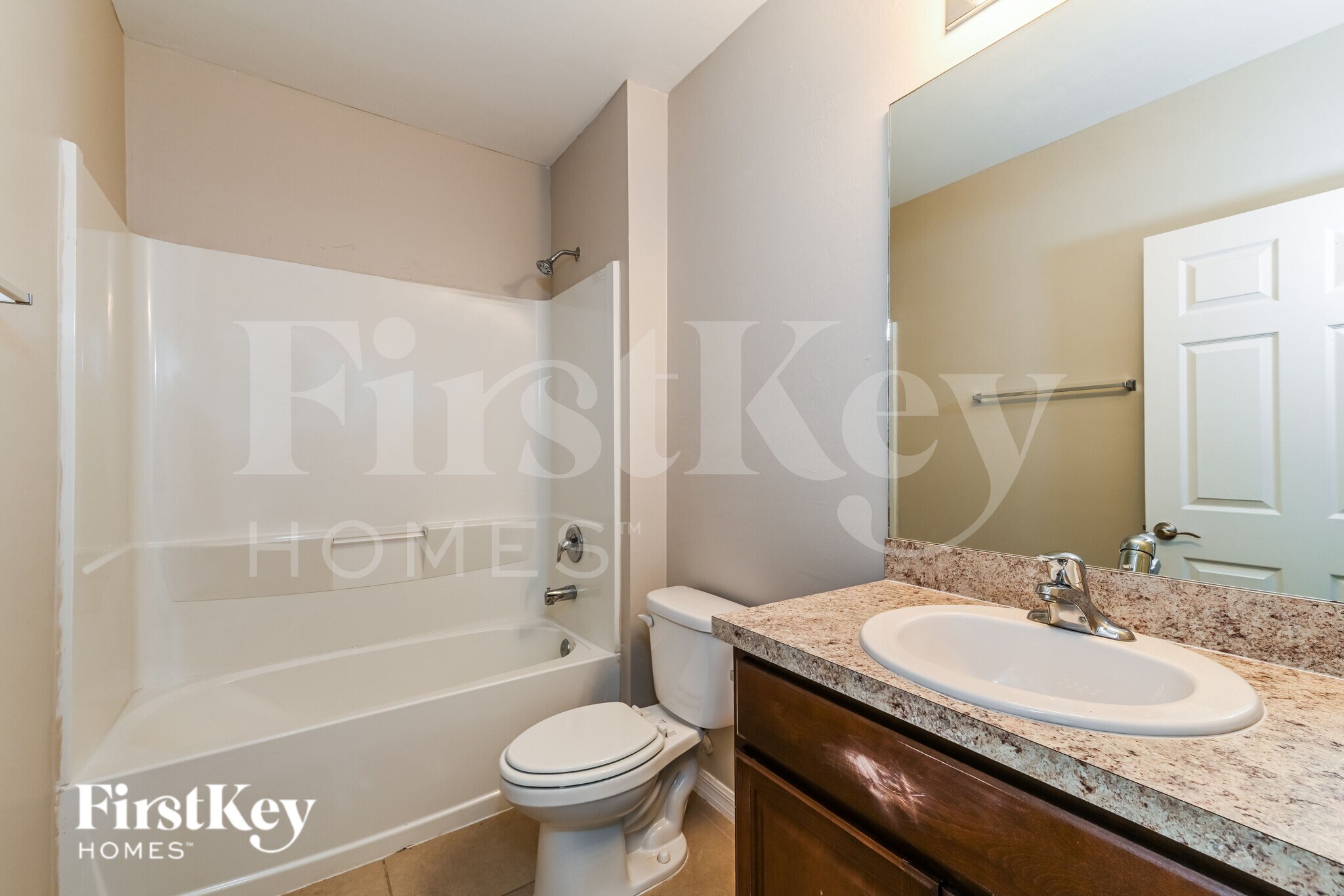 Building Photo - 933 SE 26th Terrace