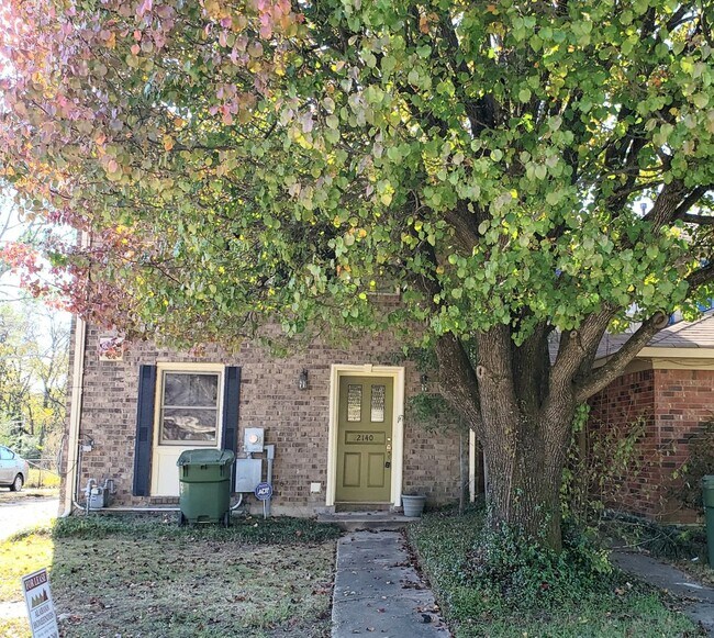 Building Photo - 2140 Rexford Rd