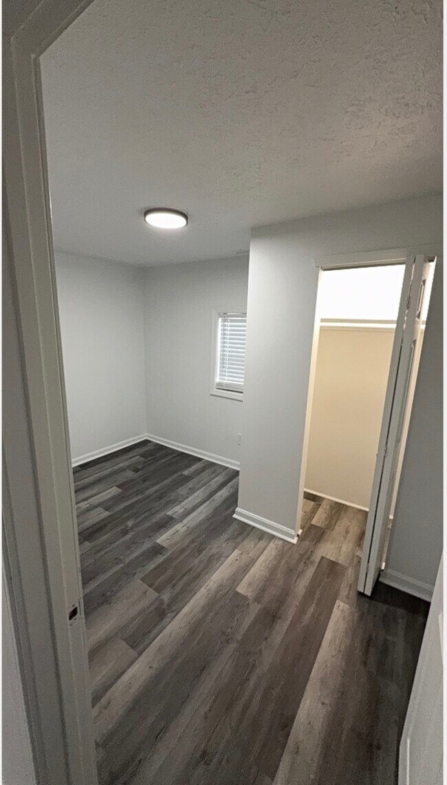 Building Photo - 3018 Alice Ave