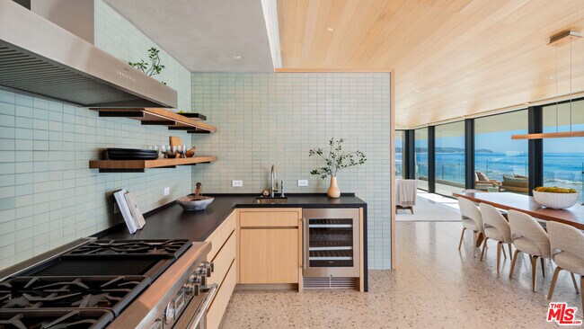 Building Photo - 31388 Broad Beach Rd