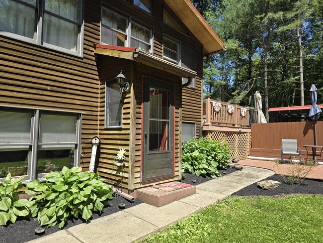 Private entrance with deck - 4946 Saint Pauls Church Rd