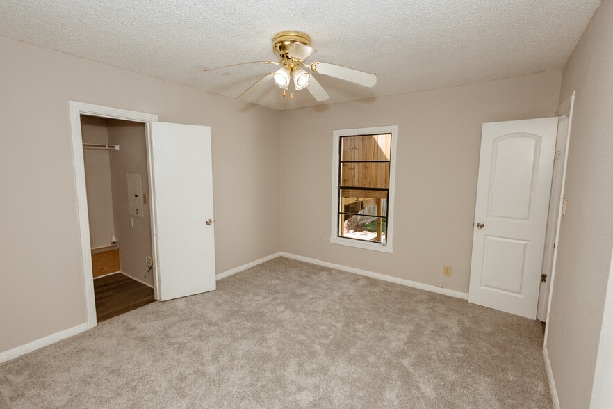 Building Photo - 3609 Cumberland Ave