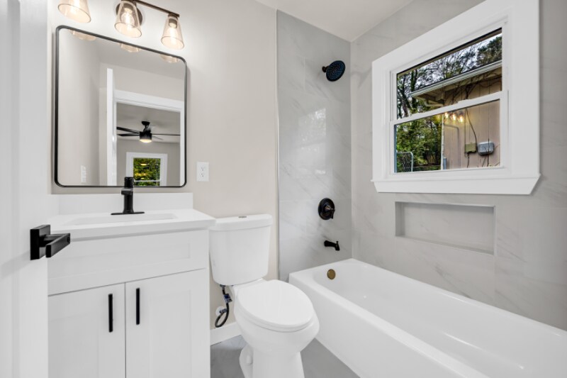 Building Photo - 53 Springside Dr SE