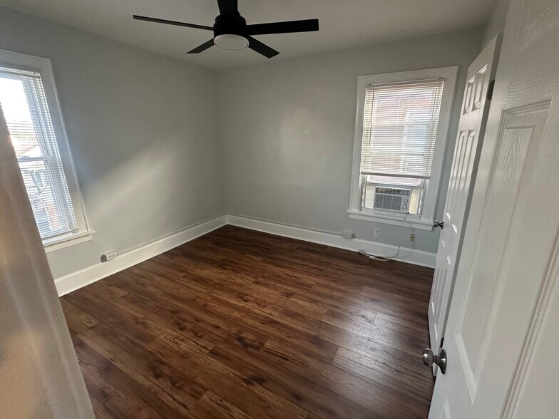 Building Photo - 7008 Plainfield Rd