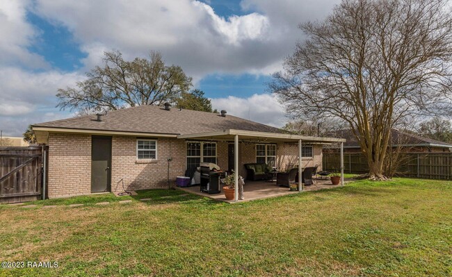 Building Photo - 117 Gayle Dr
