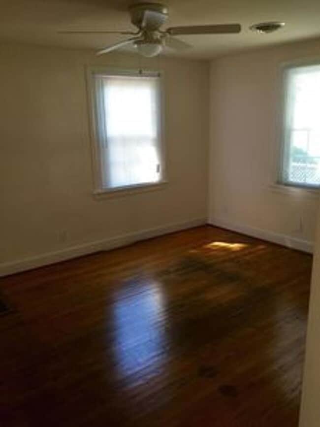 Building Photo - 2210 Shirleydale Ave