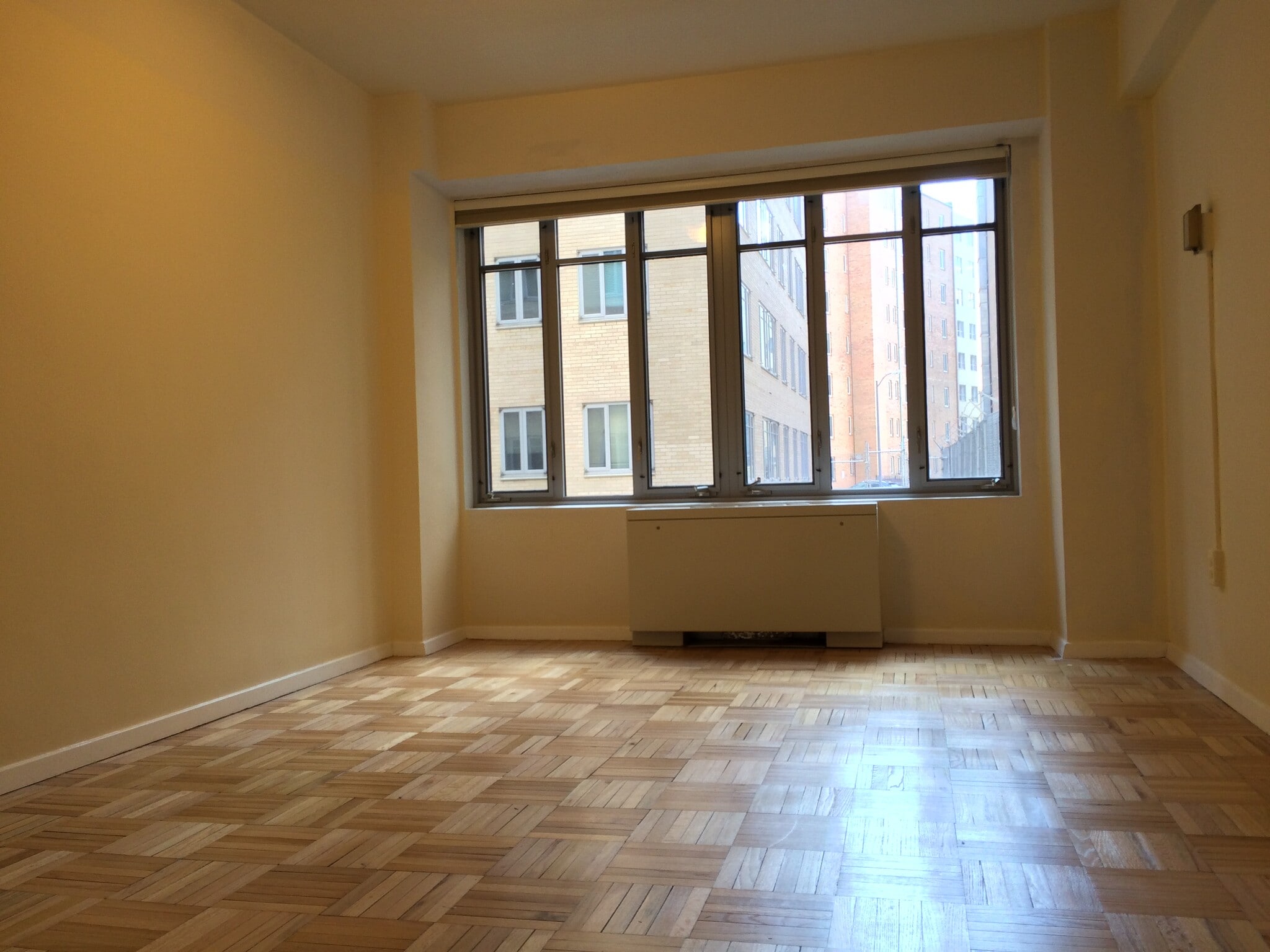 Bedroom--offstreet, quiet - 1711 Massachusetts Ave NW
