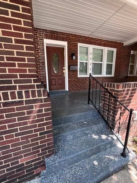 Front entrance - 2325 Penn St
