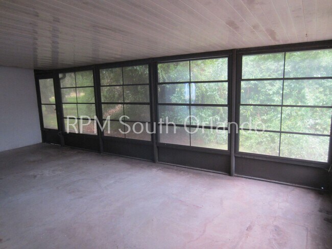 Building Photo - Green Briar Village