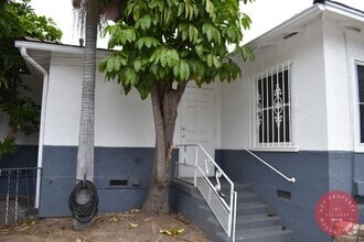 Building Photo - Charming Two-Bedroom, One-Bath Unit – Avai...