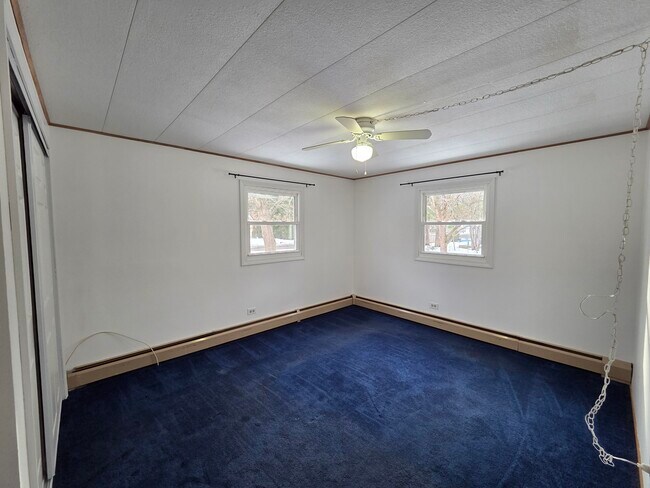 Building Photo - 158 McKeen St