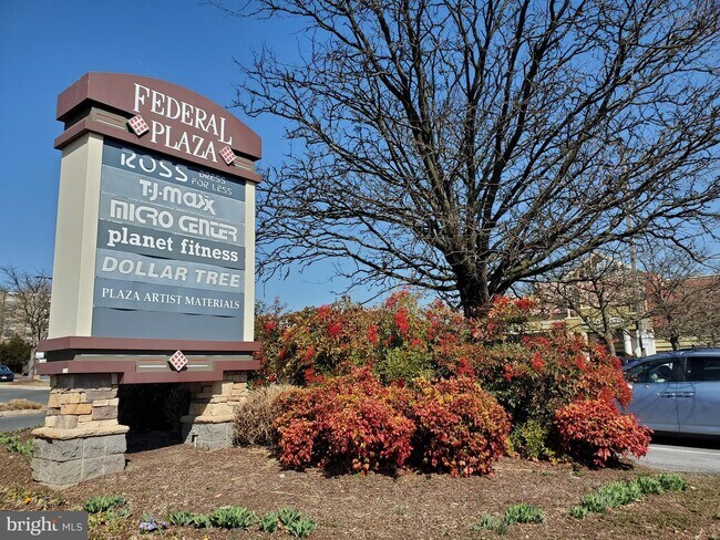 Building Photo - 6050 California Cir