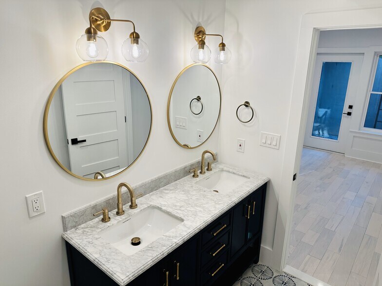 Building Photo - 1314 1/2 5th St NW