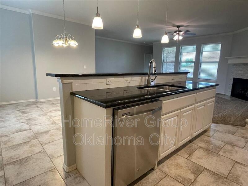 Building Photo - 2200 Mill Creek Way
