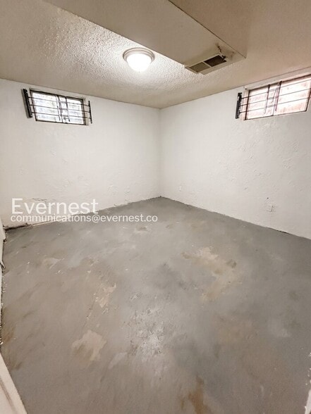 Building Photo - 1359 Cove Ln