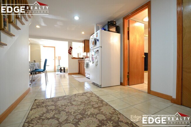 Building Photo - 283 Market St