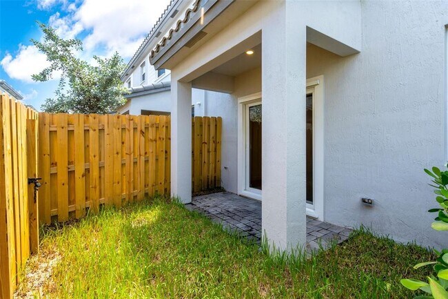 Building Photo - 105 SW 184th Ave