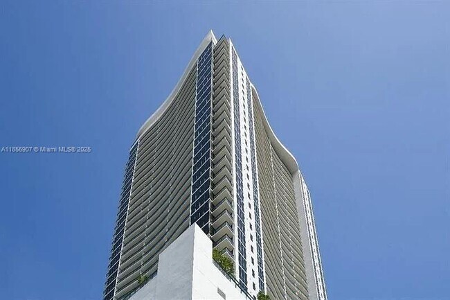 Building Photo - 1600 NE 1st Ave