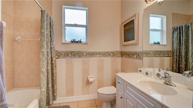 Building Photo - 1924 Savona Pkwy