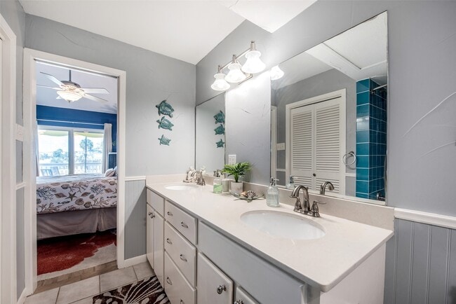 Building Photo - 103 Jean Lafitte Cove