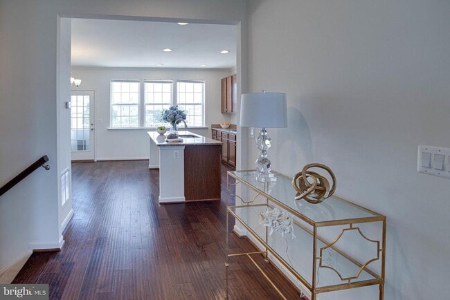 Building Photo - 25636 Pleasant Valley Rd