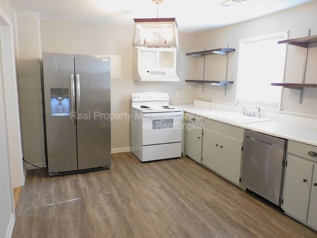 Building Photo - 1905 Palm St