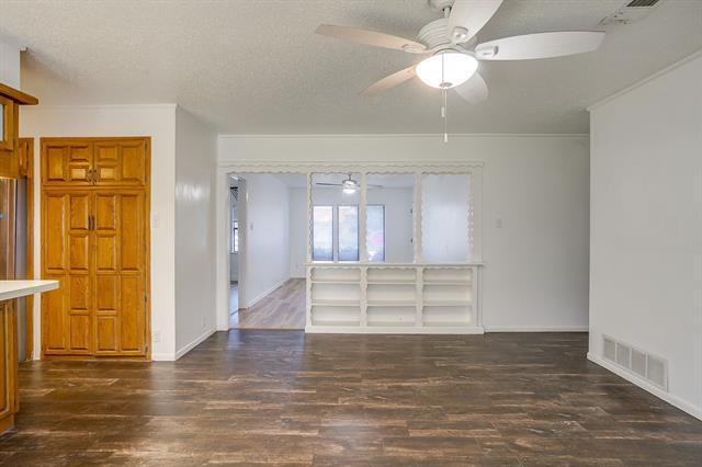 Building Photo - 1911 Joslin St