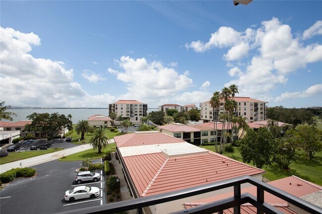 Building Photo - 6210 Sun Blvd