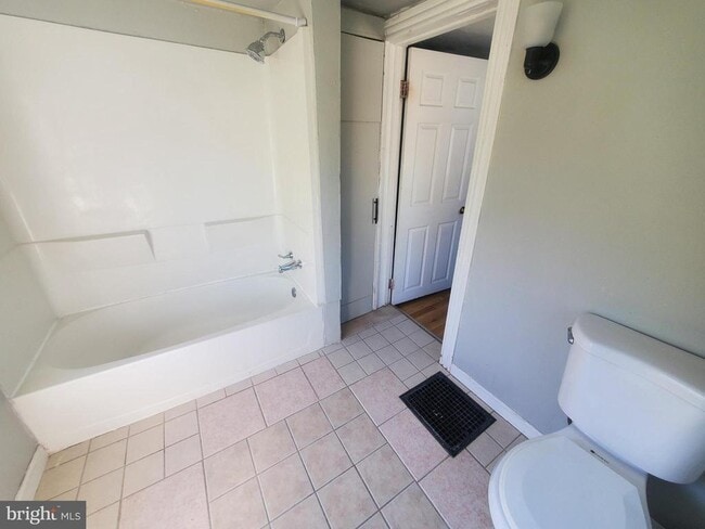 Building Photo - 1736 Fairview St