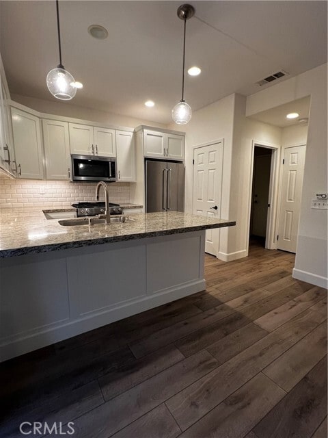 Building Photo - 12 Campamento