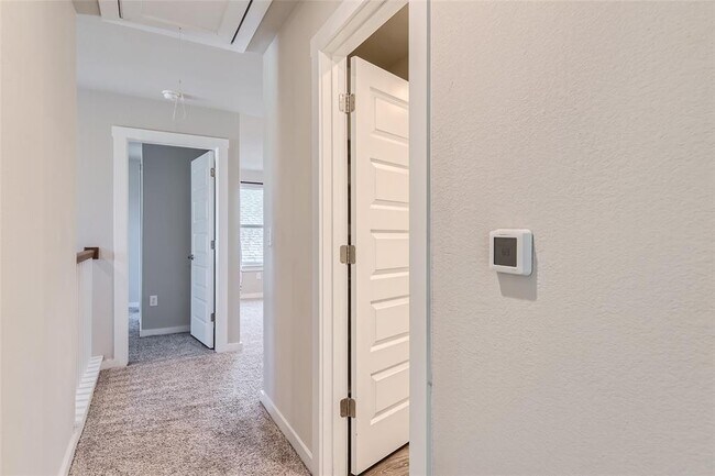 Building Photo - 2212 Alamar walk