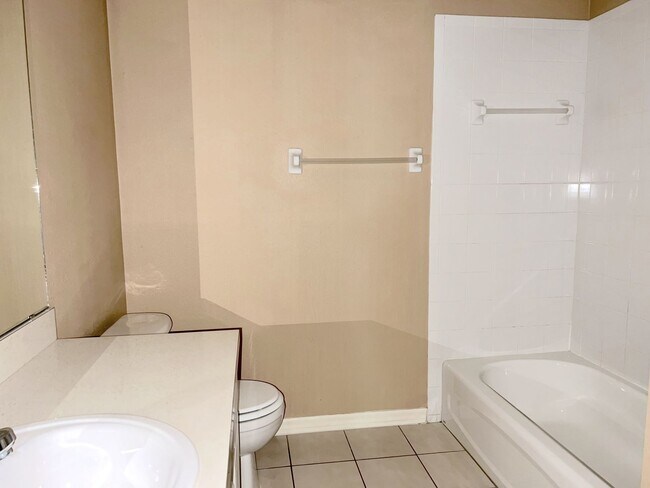 Building Photo - Carillon Lakes Home