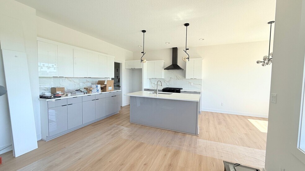 Building Photo - 1104 NW Sproul Dr
