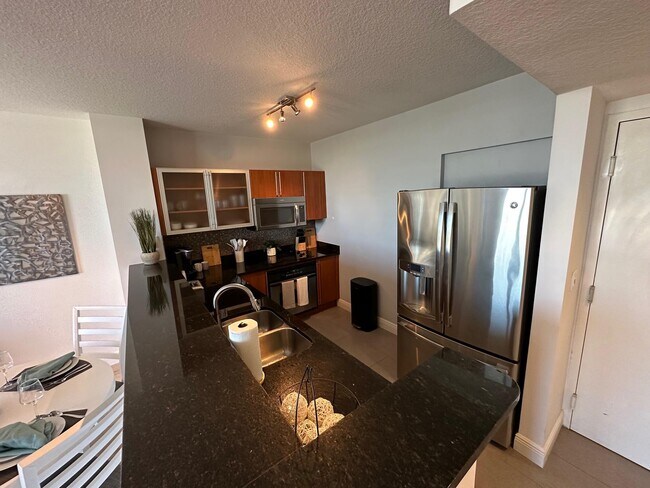 Building Photo - 1551 N Flagler Dr