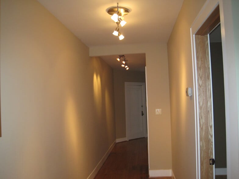 hall to living room and bedrooms - 2937 N Dawson Ave