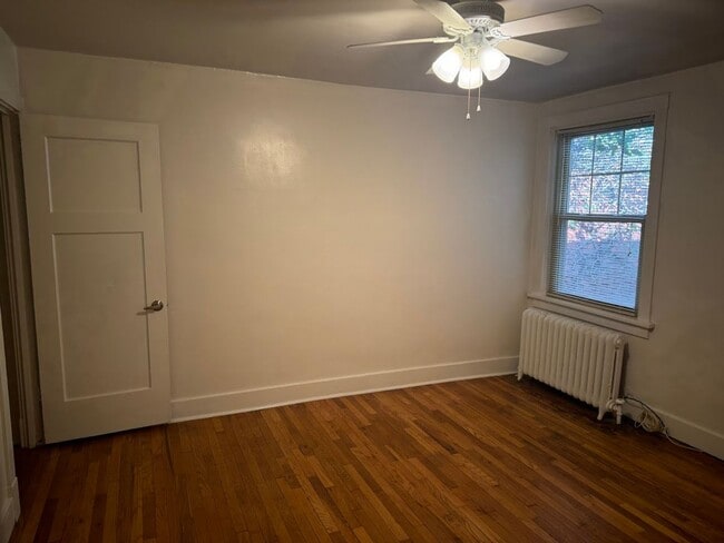 Building Photo - Updated Highland Park Townhome!