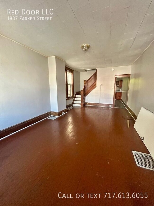 Building Photo - 1837 Zarker St