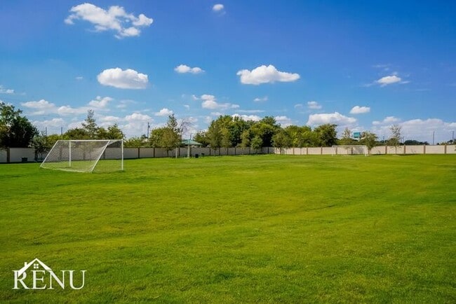 Building Photo - Coming Soon!