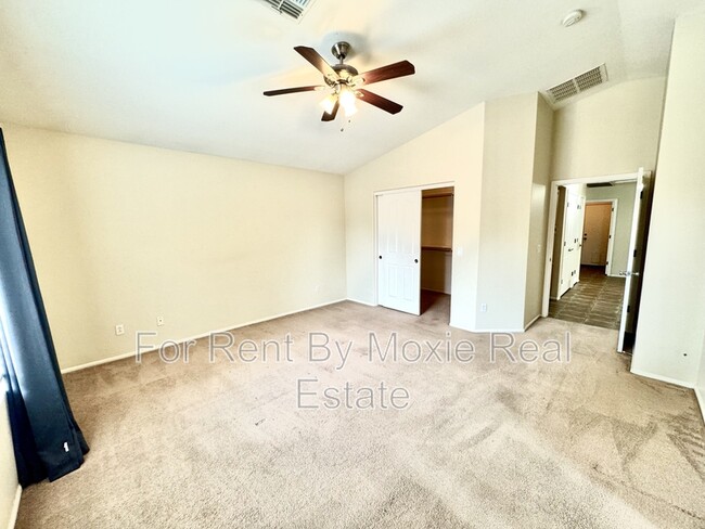 Building Photo - 43385 W Chisholm Dr